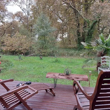 Des Graves De Lilou בית נופש