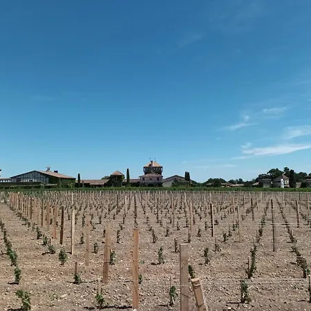 בית נופש Des Graves De Lilou *