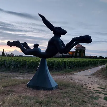 בית נופש Des Graves De Lilou *